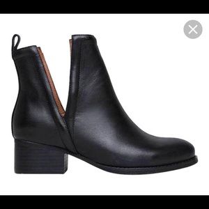 Jeffrey Campbell Oriley black booties